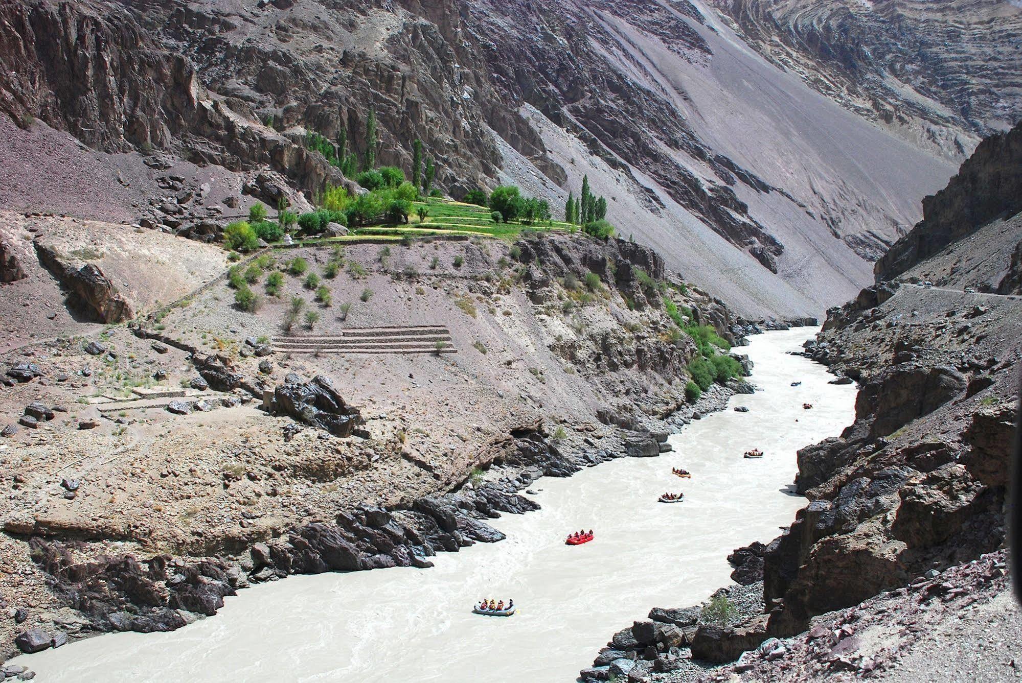 The Grand Dragon Ladakh Hotel Leh Exterior foto